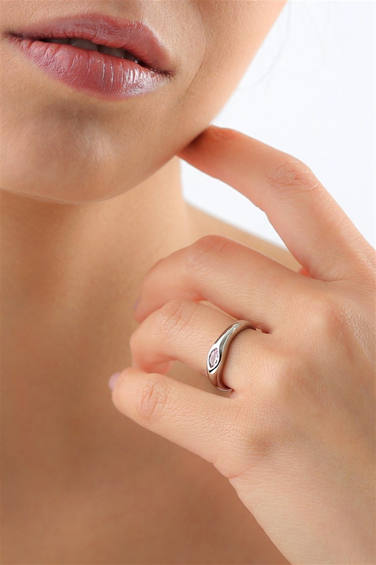 Silver Pink Shuttle Gemstone Design Ring