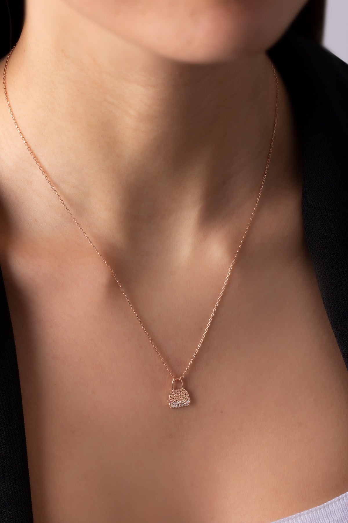 Collier de sac minimal avec pierres précieuses en argent