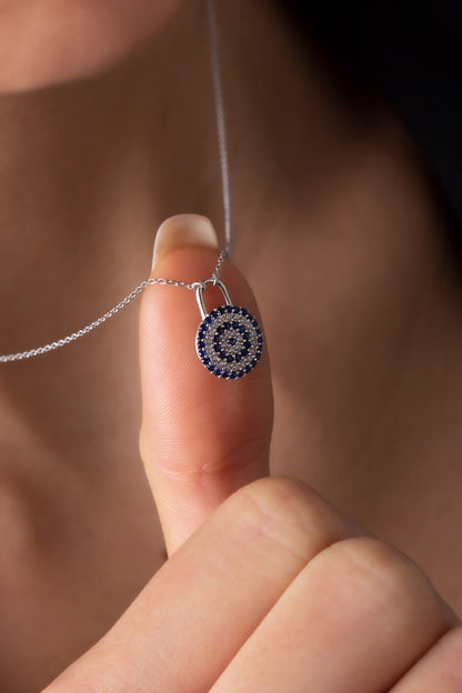 Collier mauvais œil en argent avec pierres précieuses