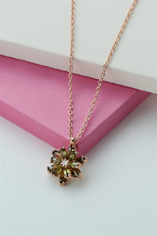 Collier de fleur de camélia de lotus de pierre précieuse verte argentée