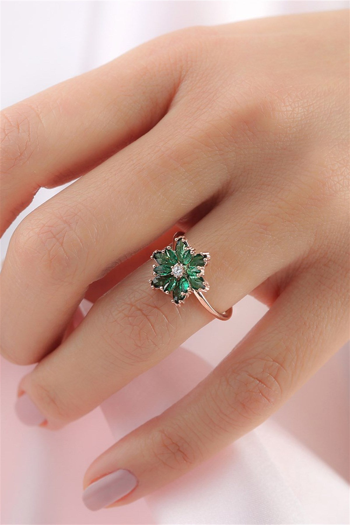 Bague fleur de camélia de lotus de pierre précieuse verte argentée