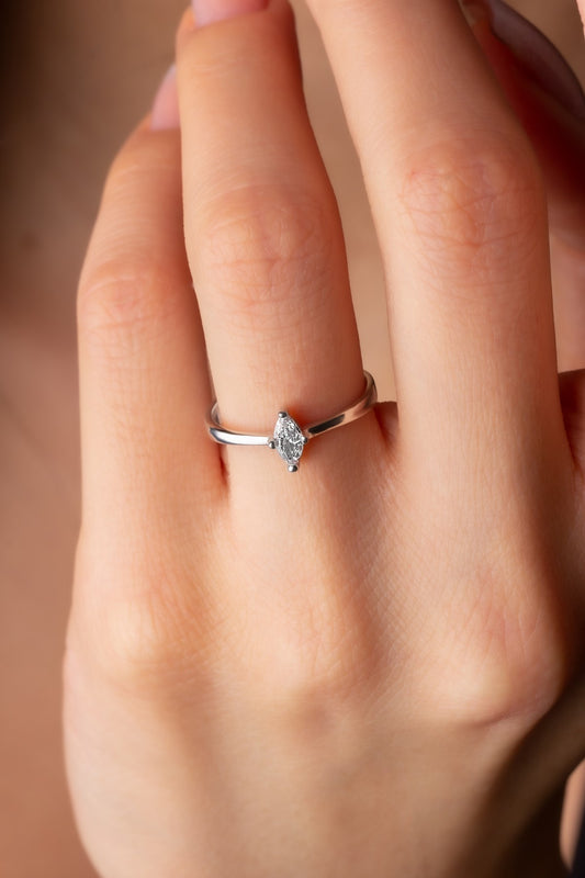 Silver Shuttle Solitaire Ring