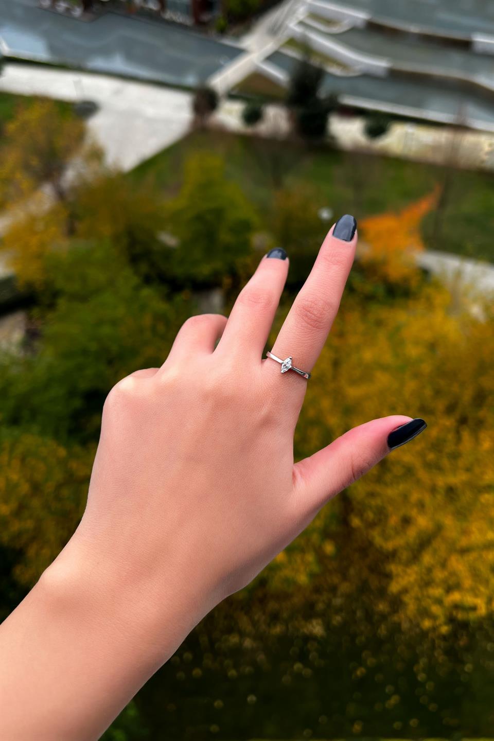 Silver Shuttle Solitaire Ring