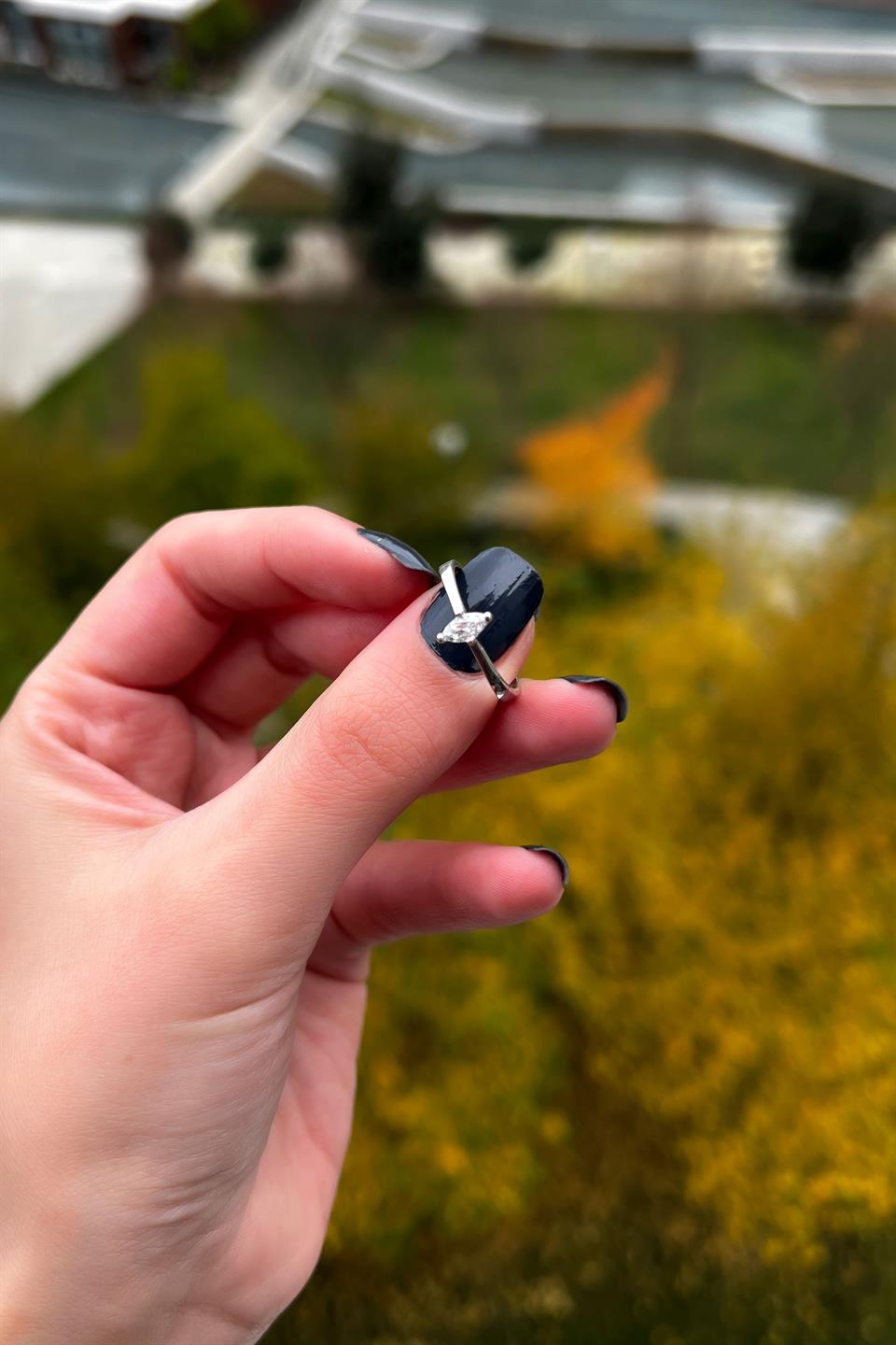 Silver Shuttle Solitaire Ring